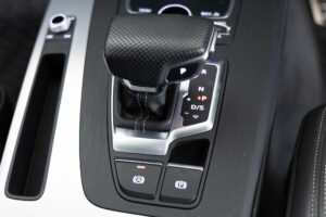 Q5 40TDIクワトロ スポーツ SラインPKG 4WD