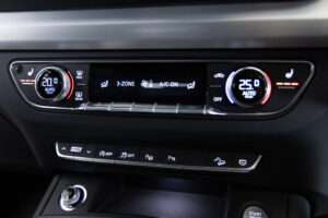 Q5 40TDIクワトロ スポーツ SラインPKG 4WD