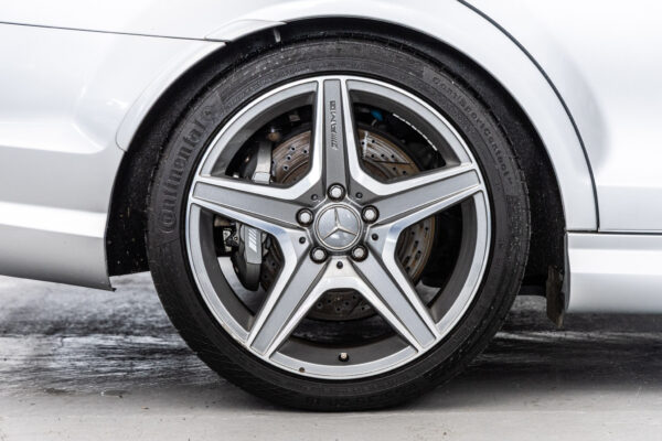 Cクラスステーションワゴン C63 AMG