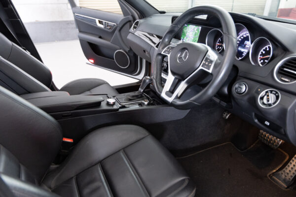 Cクラスステーションワゴン C63 AMG