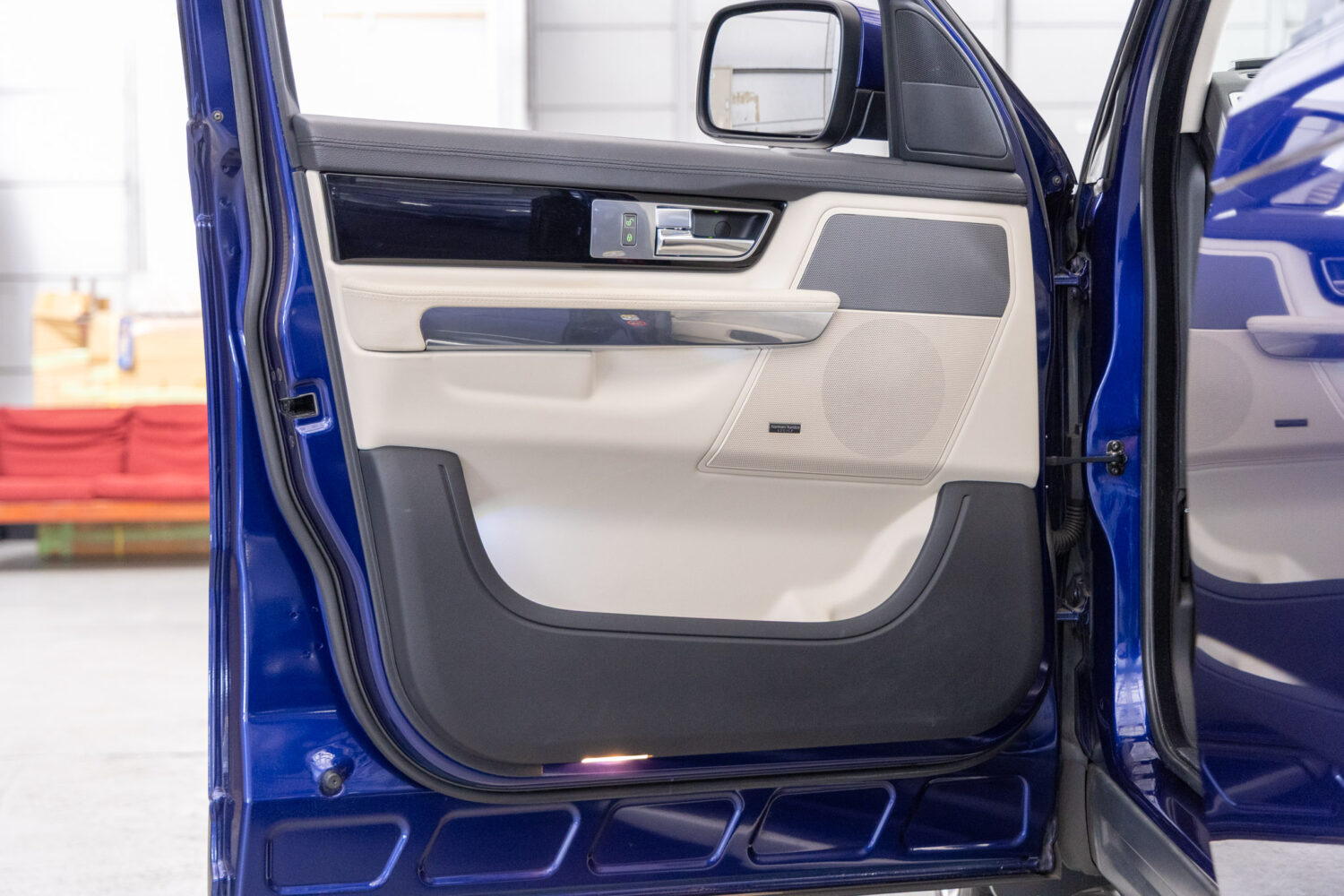 レンジローバースポーツ 5.0 V8 スーパーチャージド 4WD