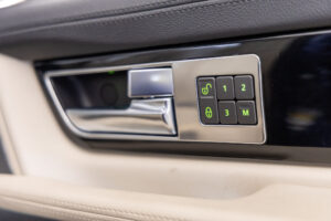 レンジローバースポーツ 5.0 V8 スーパーチャージド 4WD