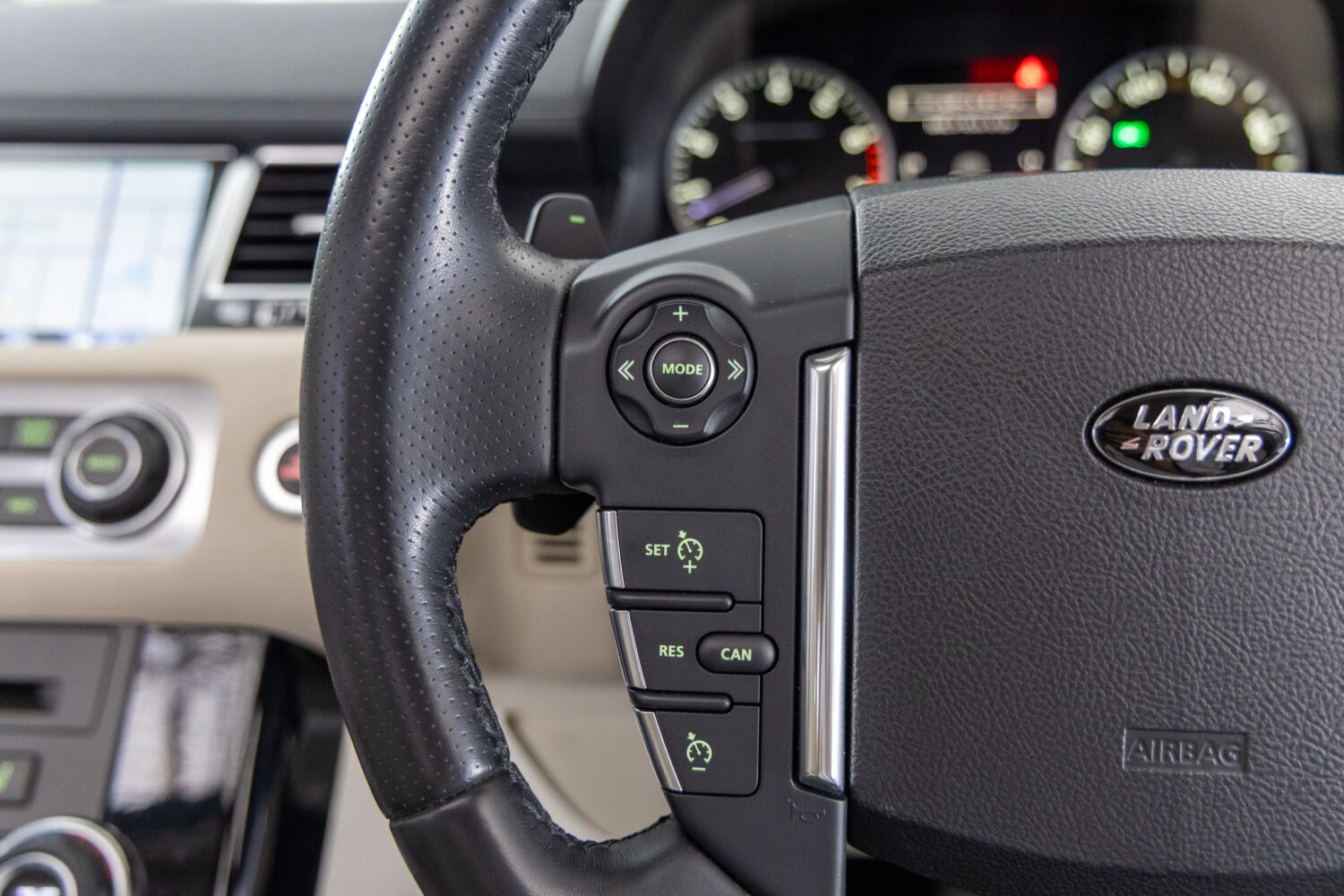 レンジローバースポーツ 5.0 V8 スーパーチャージド 4WD