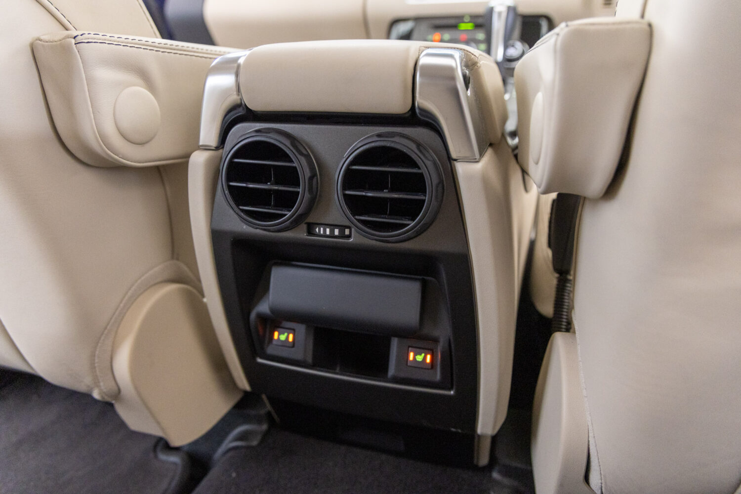 レンジローバースポーツ 5.0 V8 スーパーチャージド 4WD