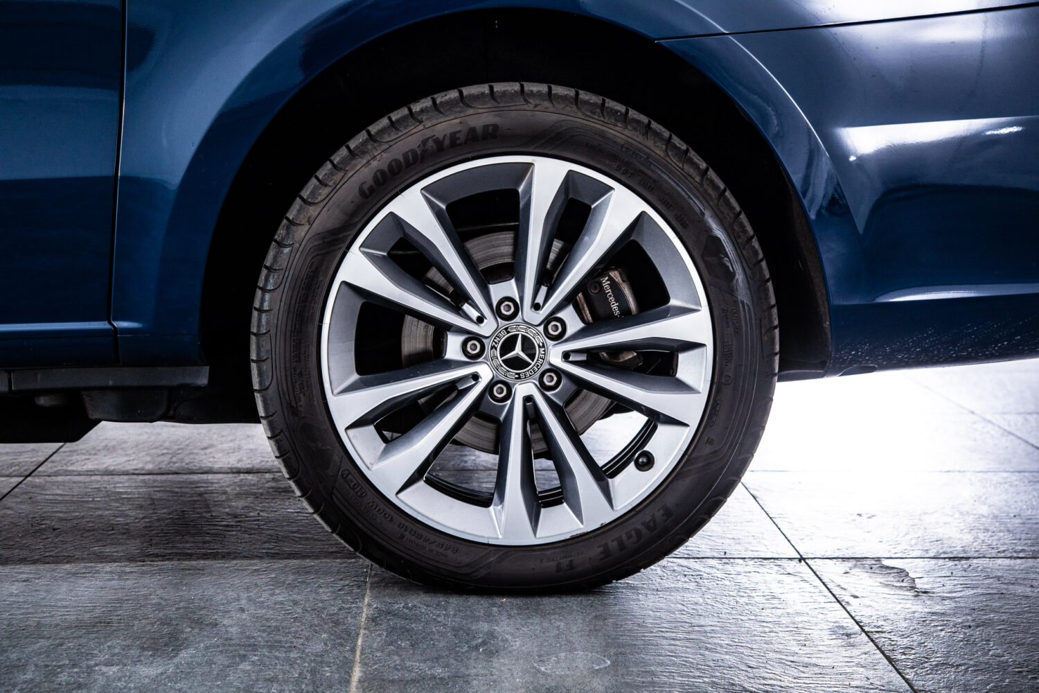 Vクラス V220 d アバンギャルド ロング ディーゼルターボ