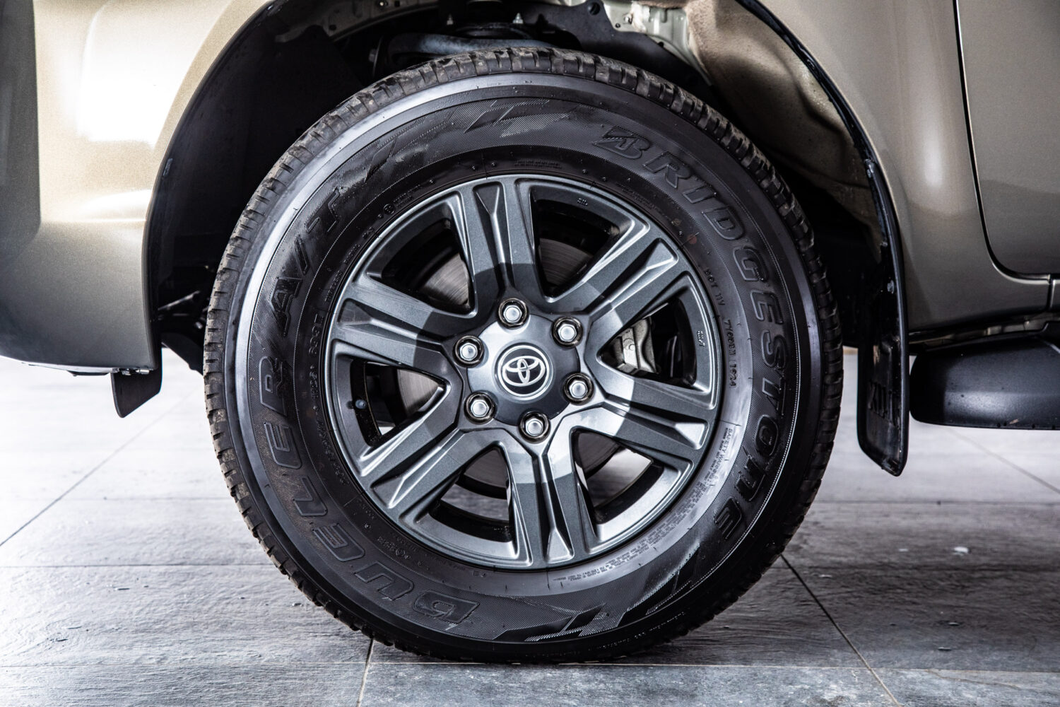 ハイラックス 2.4 Z ディーゼルターボ 4WD