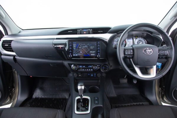 ハイラックス 2.4 Z ディーゼルターボ 4WD