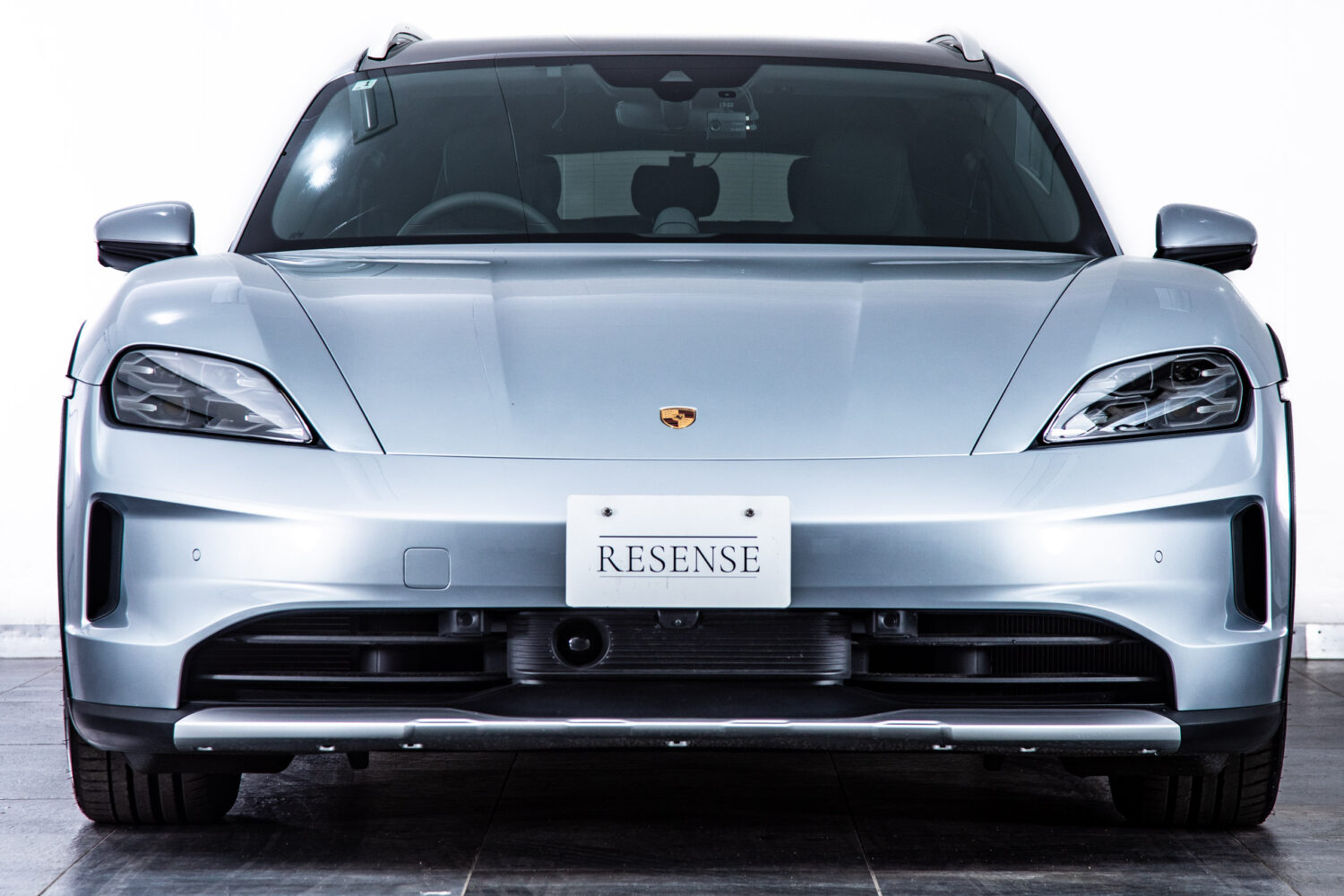 タイカンクロスツーリスモ 4 4+1シート 4WD