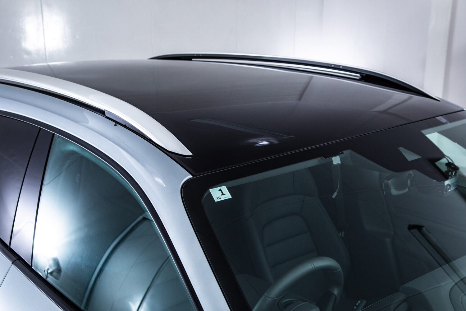 タイカンクロスツーリスモ 4 4+1シート 4WD