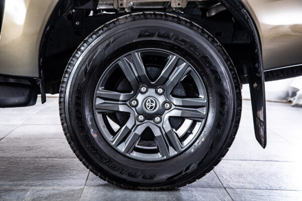 ハイラックス 2.4 Z ディーゼルターボ 4WD