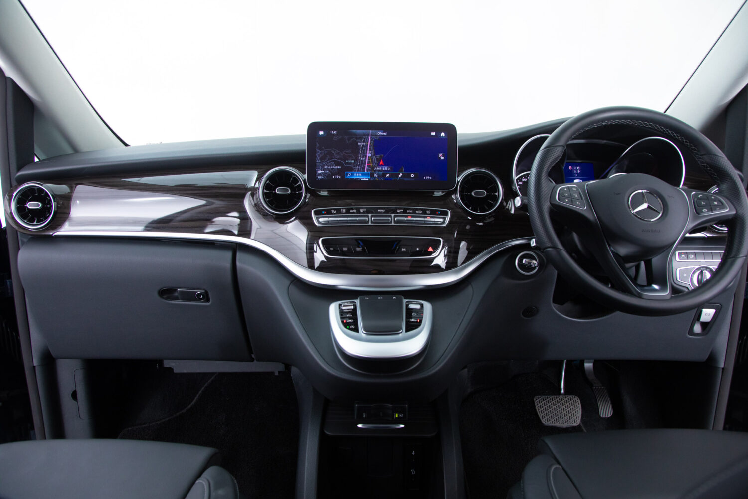 Vクラス V220 d アバンギャルド ロング ディーゼルターボ