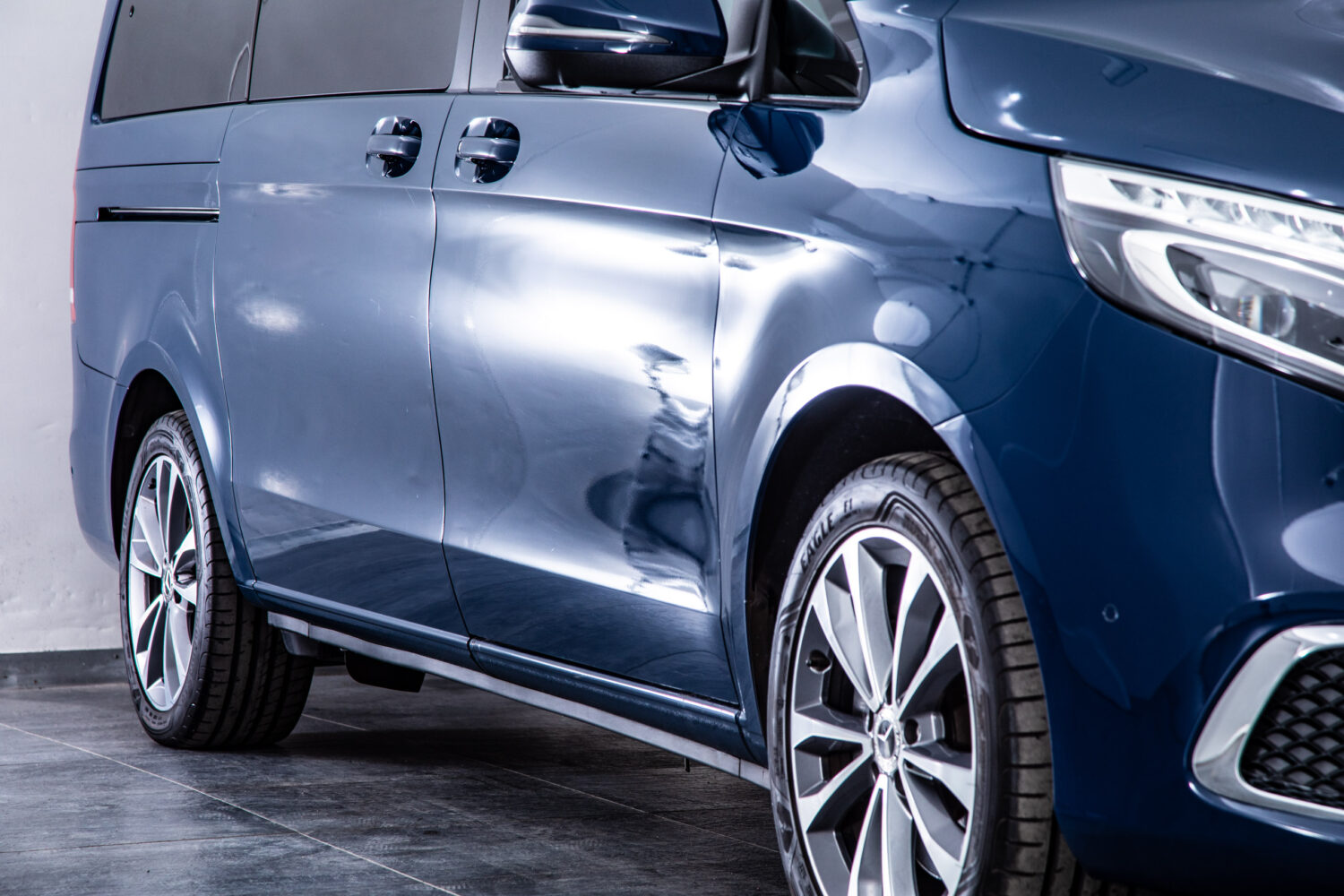 Vクラス V220 d アバンギャルド ロング ディーゼルターボ