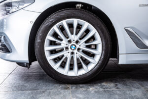 5シリーズ 523d ラグジュアリー ディーゼルターボ