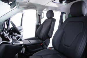 Vクラス V220 d アバンギャルド ロング ディーゼルターボ