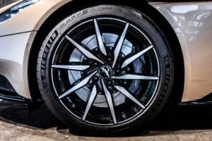 DB11ヴォランテ V8