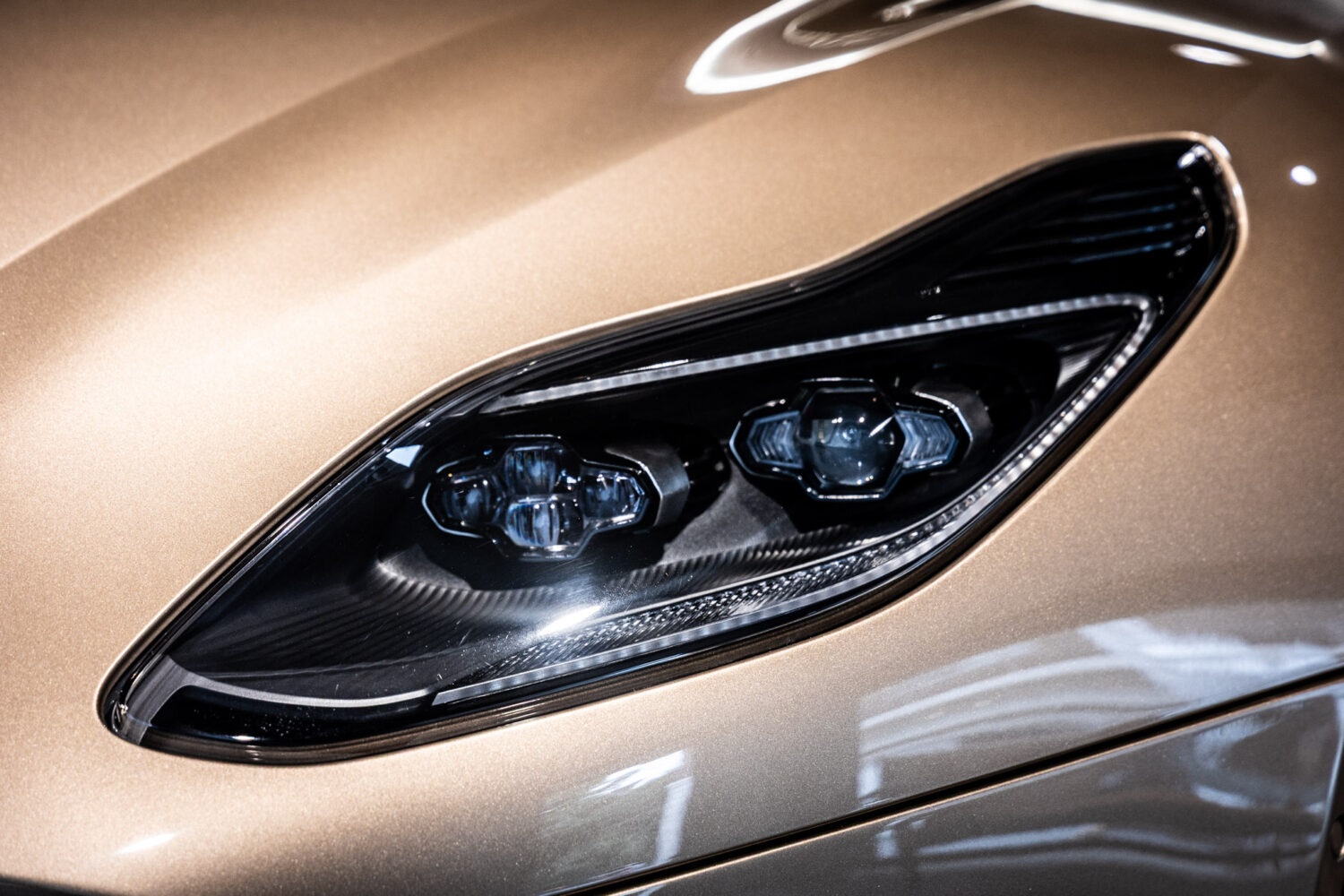 DB11ヴォランテ V8