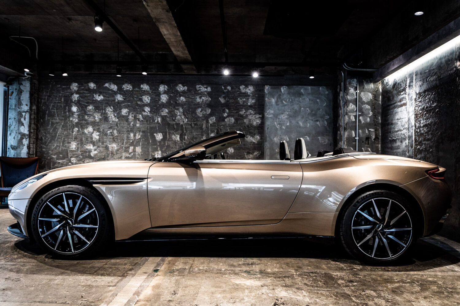 DB11ヴォランテ V8