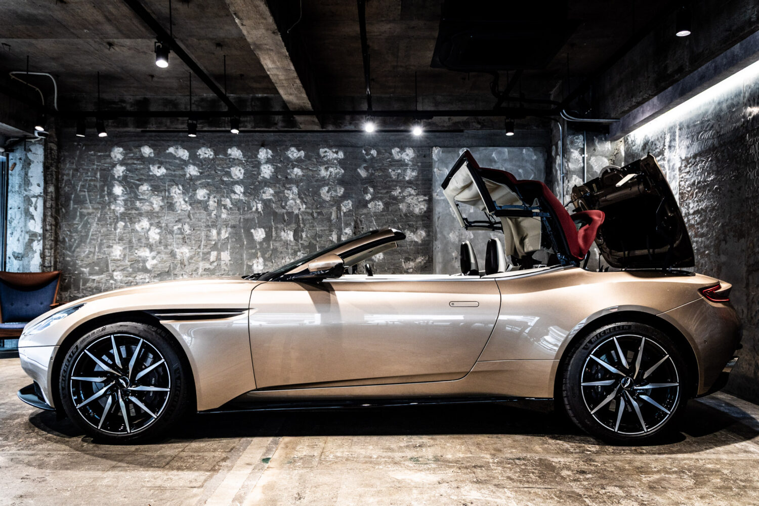 DB11ヴォランテ V8