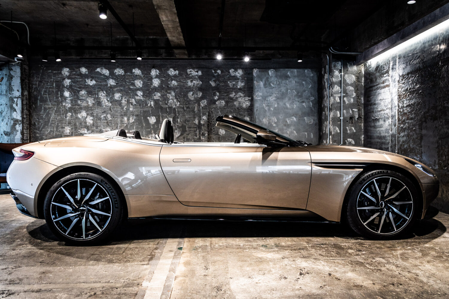 DB11ヴォランテ V8