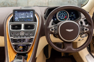 DB11ヴォランテ V8