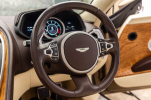 DB11ヴォランテ V8