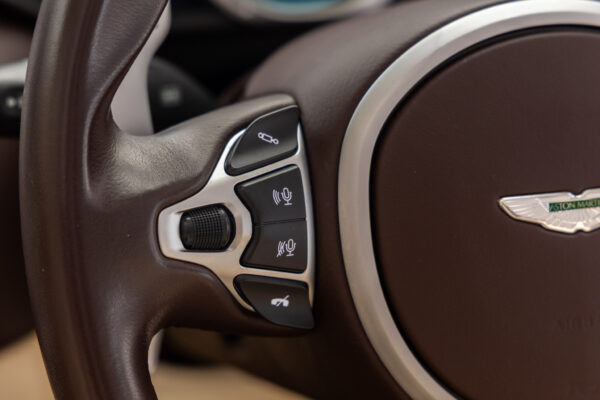 DB11ヴォランテ V8