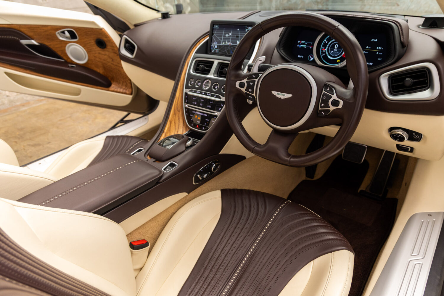 DB11ヴォランテ V8