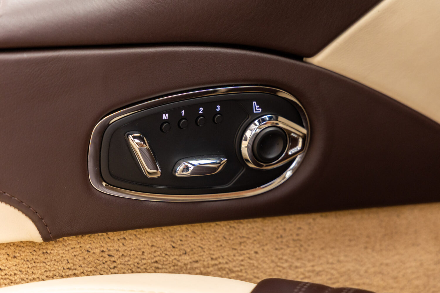 DB11ヴォランテ V8