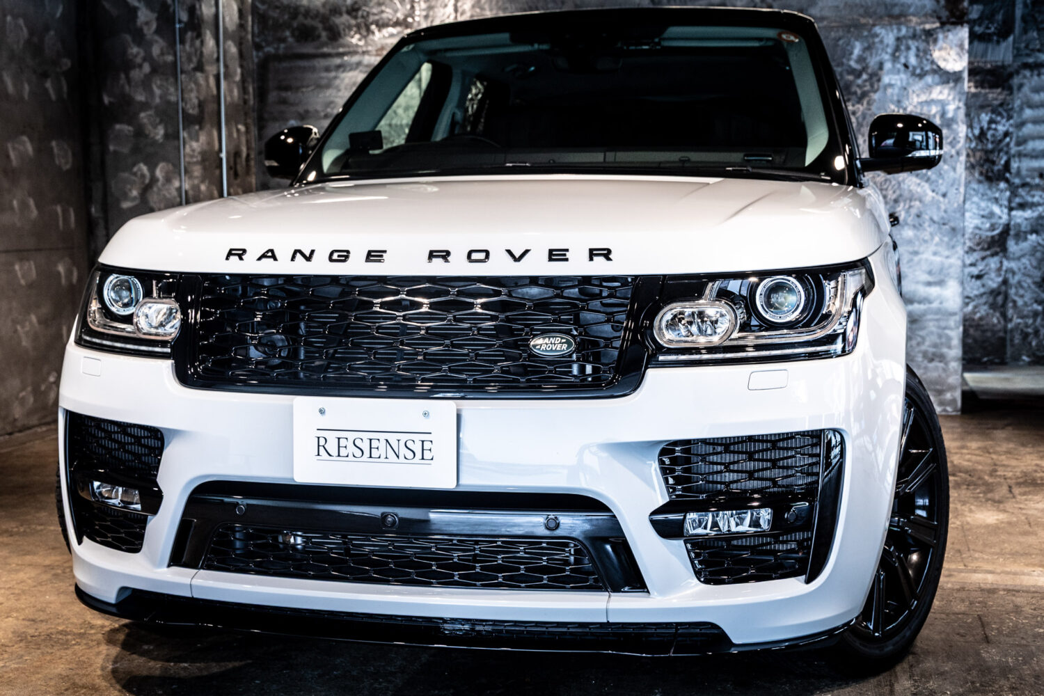 レンジローバー SVO デザイン エディション (5.0リッター) 4WD