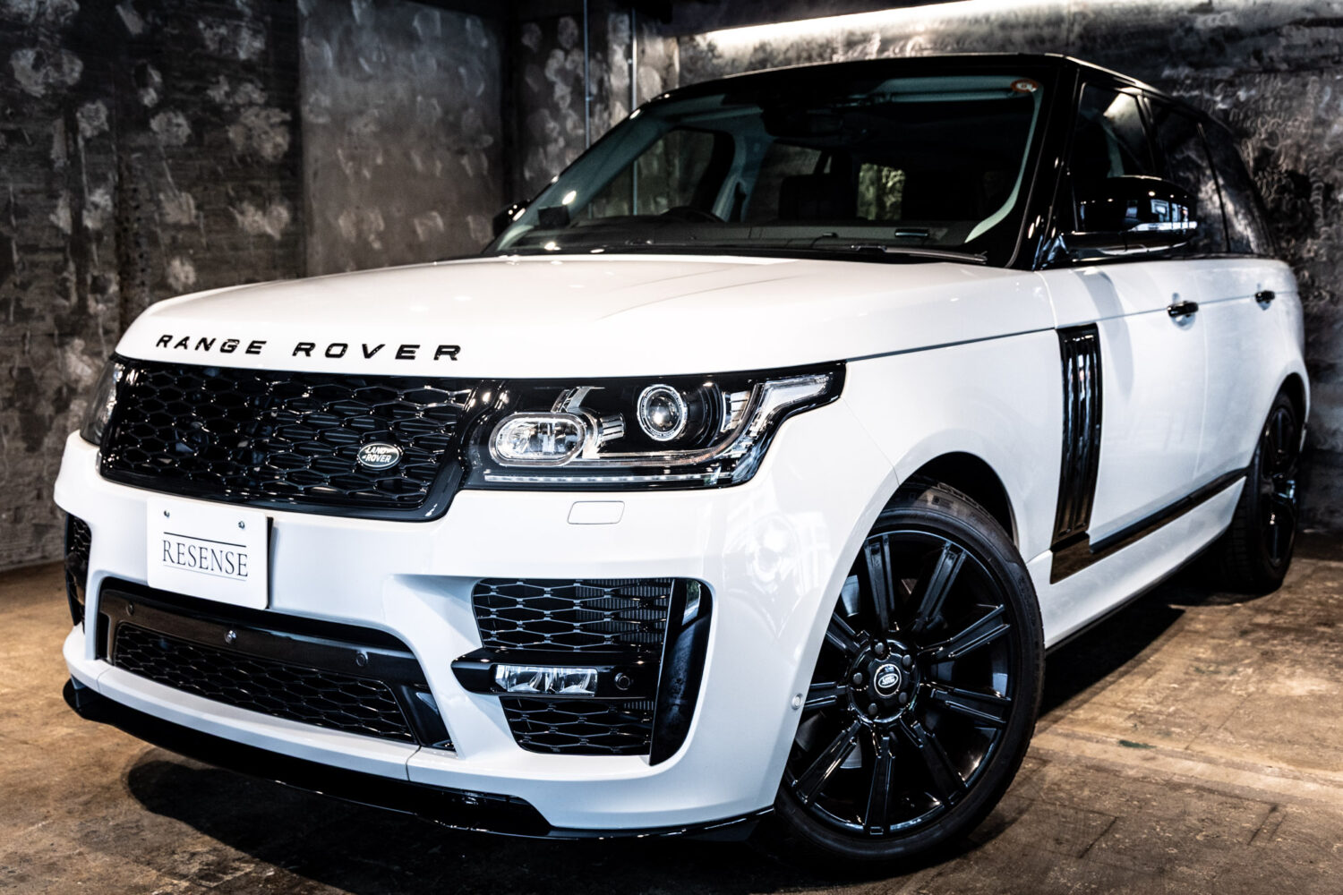 レンジローバー SVO デザイン エディション (5.0リッター) 4WD