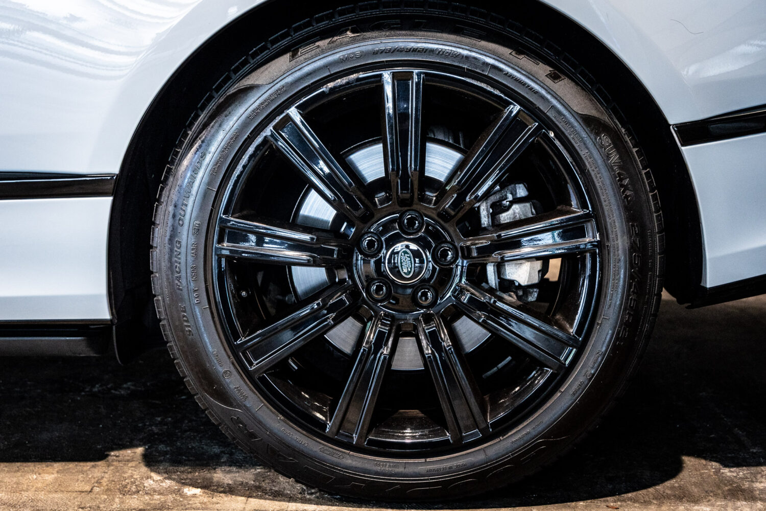 レンジローバー SVO デザイン エディション (5.0リッター) 4WD