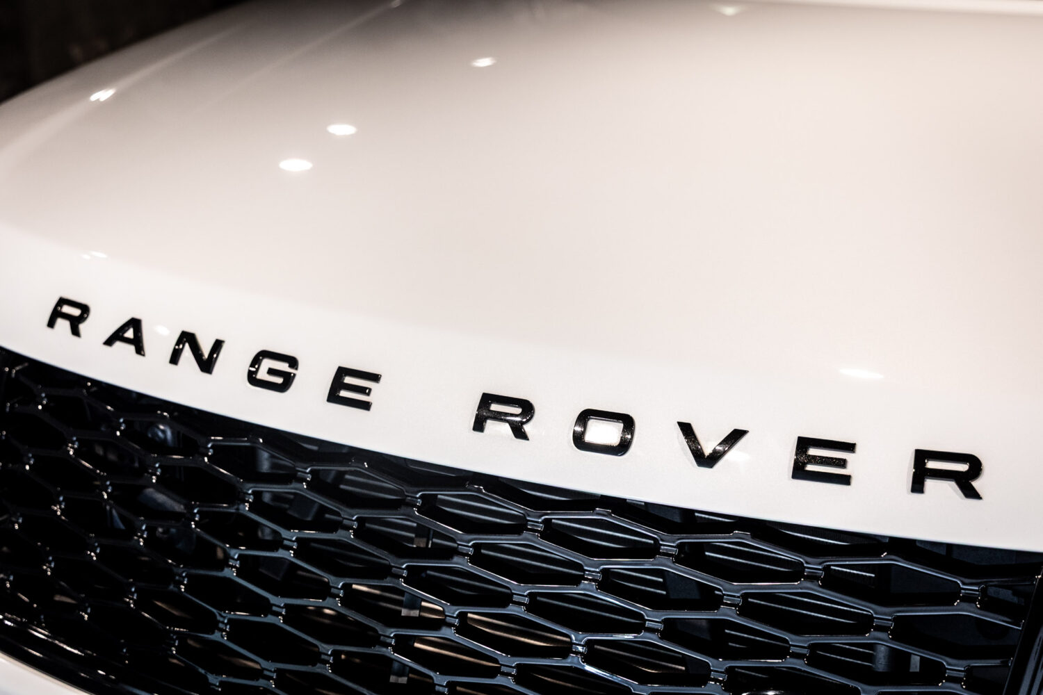 レンジローバー SVO デザイン エディション (5.0リッター) 4WD