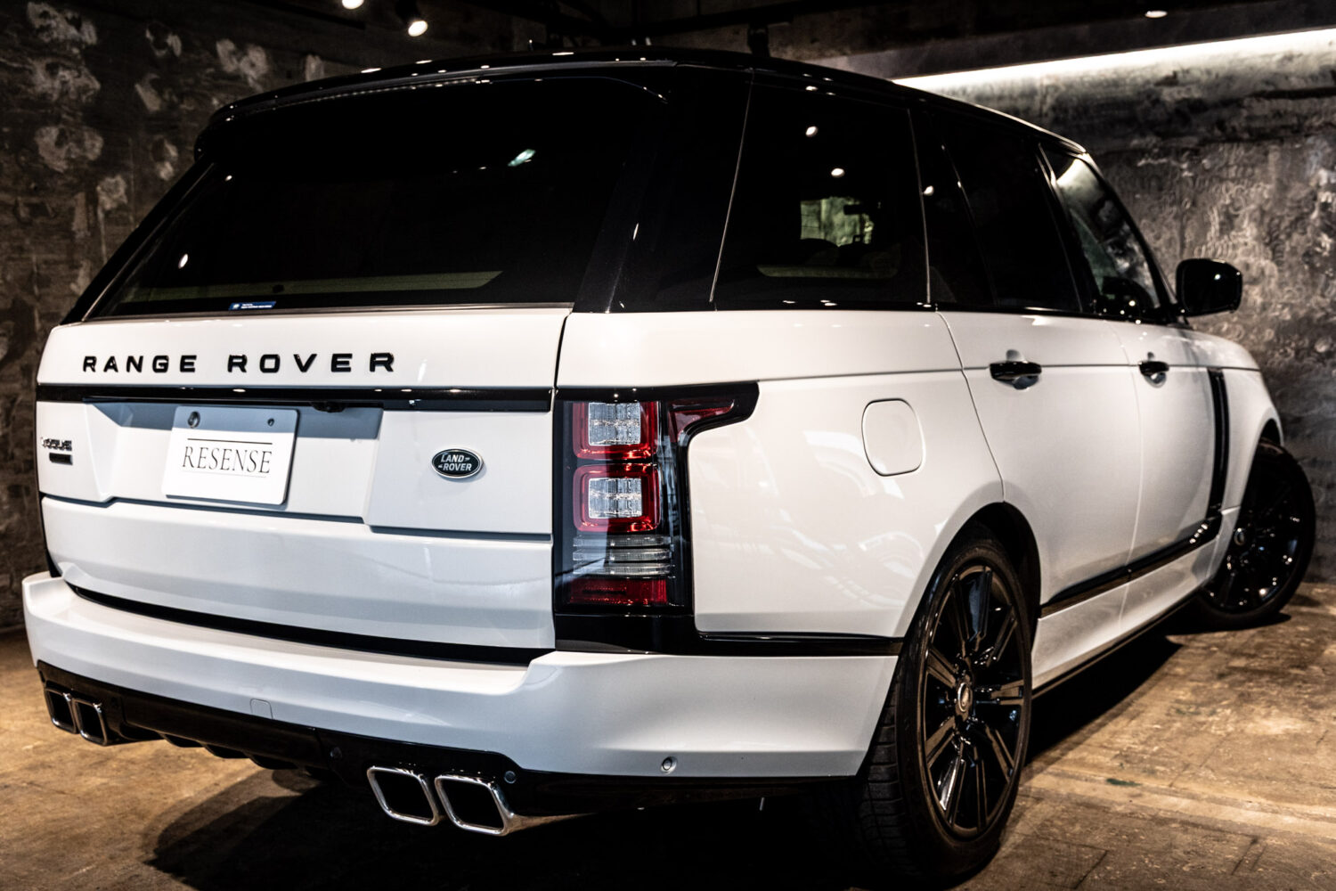 レンジローバー SVO デザイン エディション (5.0リッター) 4WD