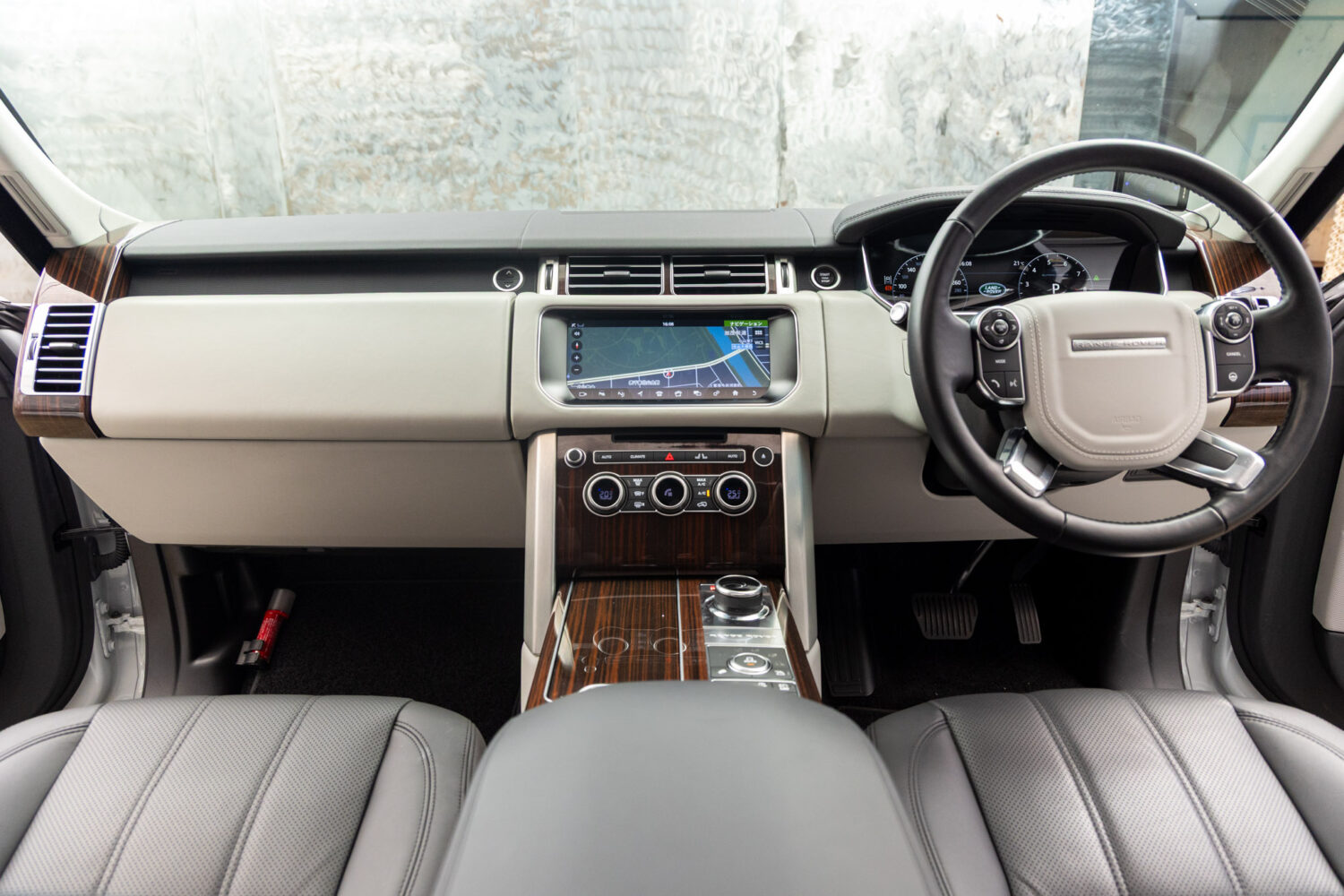 レンジローバー SVO デザイン エディション (5.0リッター) 4WD