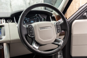 レンジローバー SVO デザイン エディション (5.0リッター) 4WD