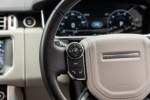 レンジローバー SVO デザイン エディション (5.0リッター) 4WD