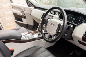 レンジローバー SVO デザイン エディション (5.0リッター) 4WD