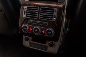 レンジローバー SVO デザイン エディション (5.0リッター) 4WD