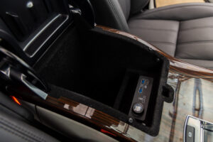 レンジローバー SVO デザイン エディション (5.0リッター) 4WD