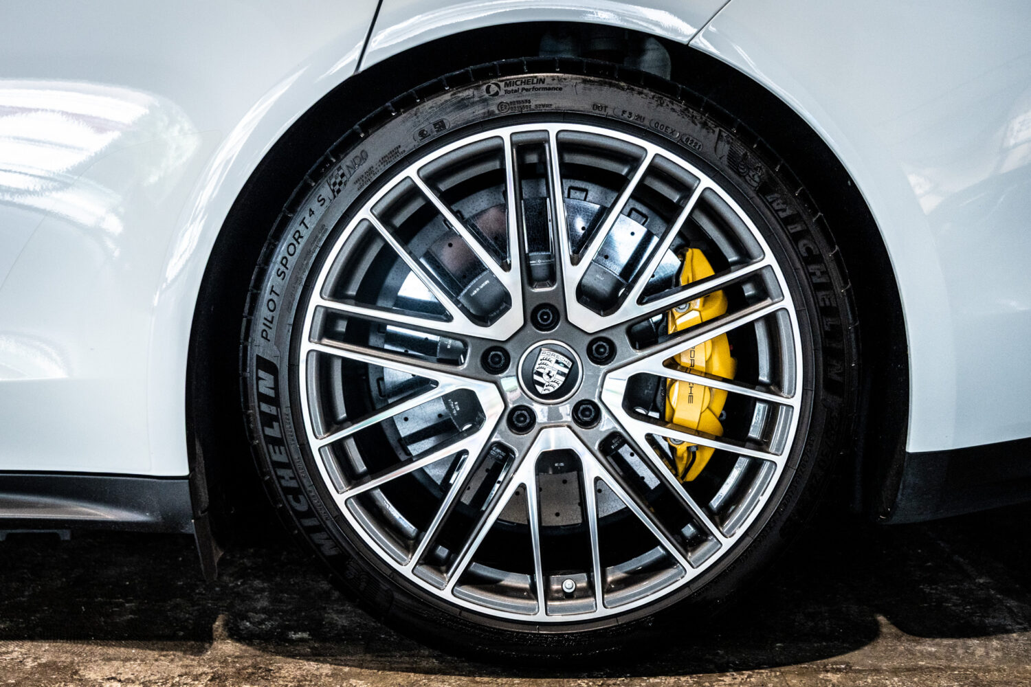 パナメーラ ターボS PDK 4WD