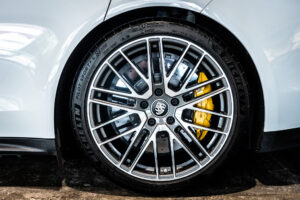 パナメーラ ターボS PDK 4WD