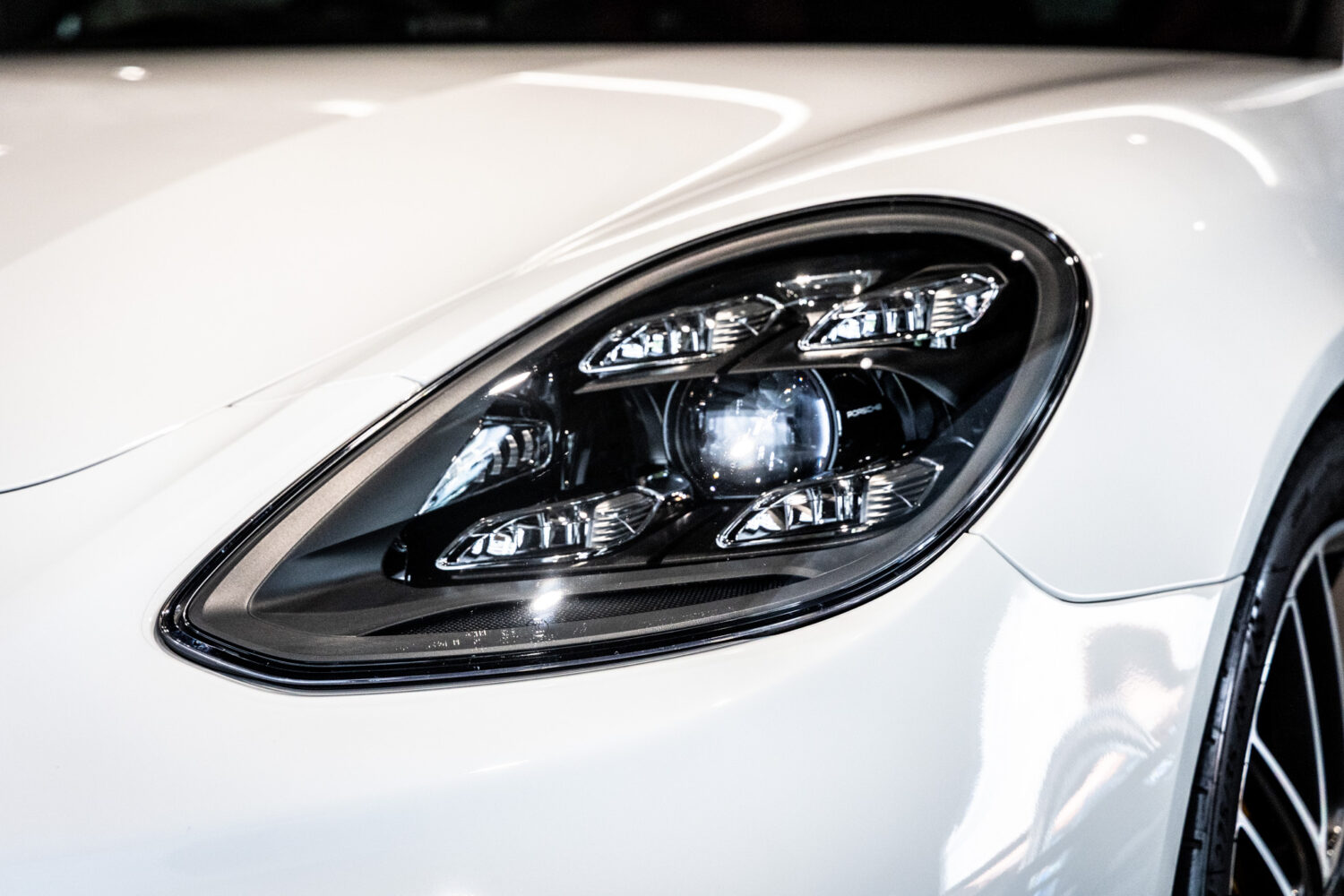 パナメーラ ターボS PDK 4WD