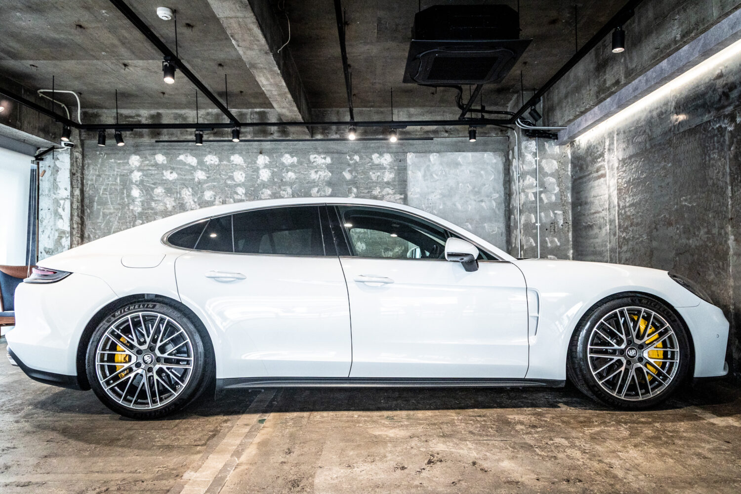 パナメーラ ターボS PDK 4WD