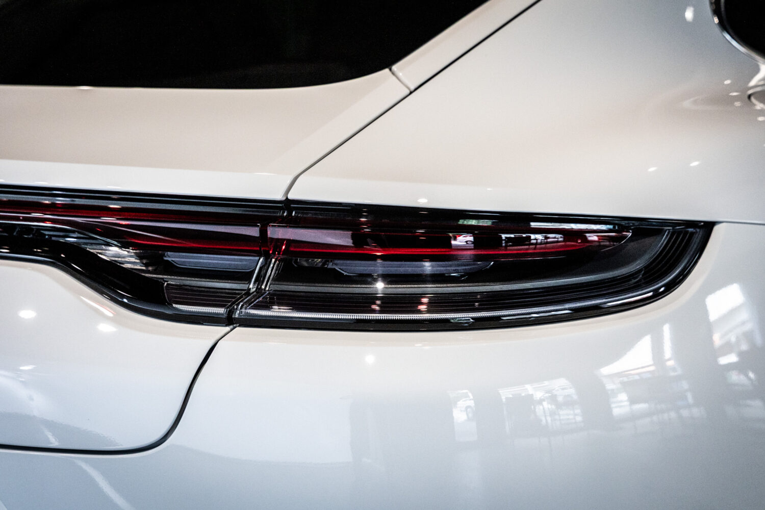 パナメーラ ターボS PDK 4WD