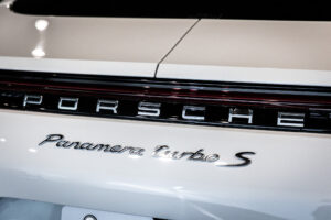 パナメーラ ターボS PDK 4WD