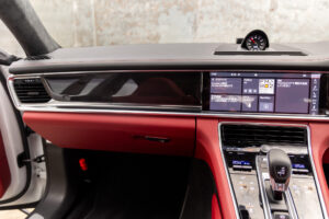 パナメーラ ターボS PDK 4WD