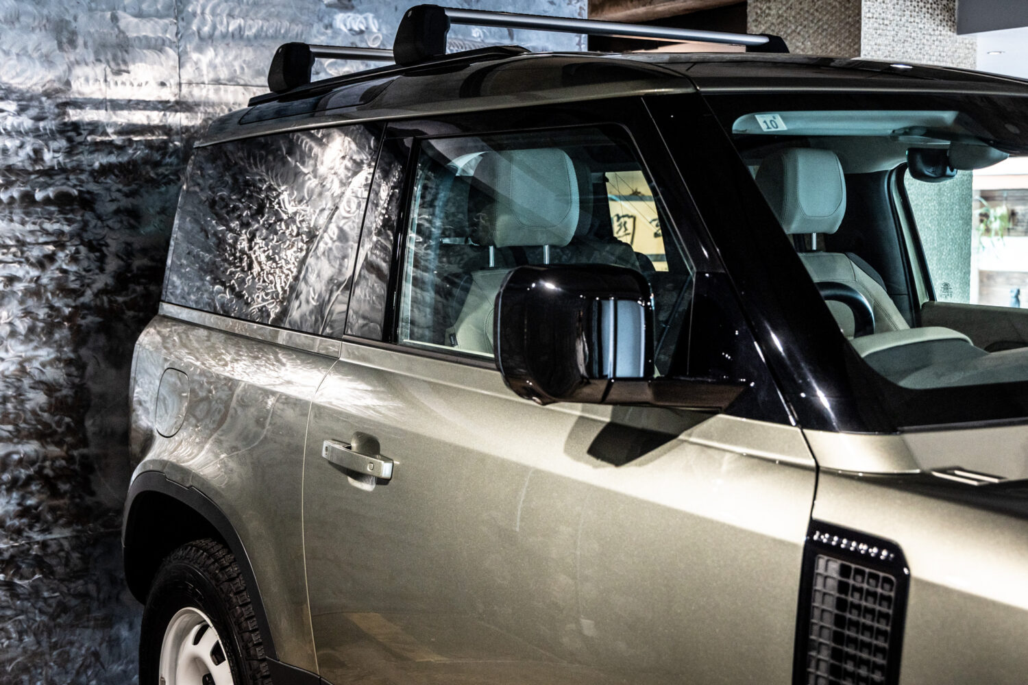 ディフェンダー90 S P300