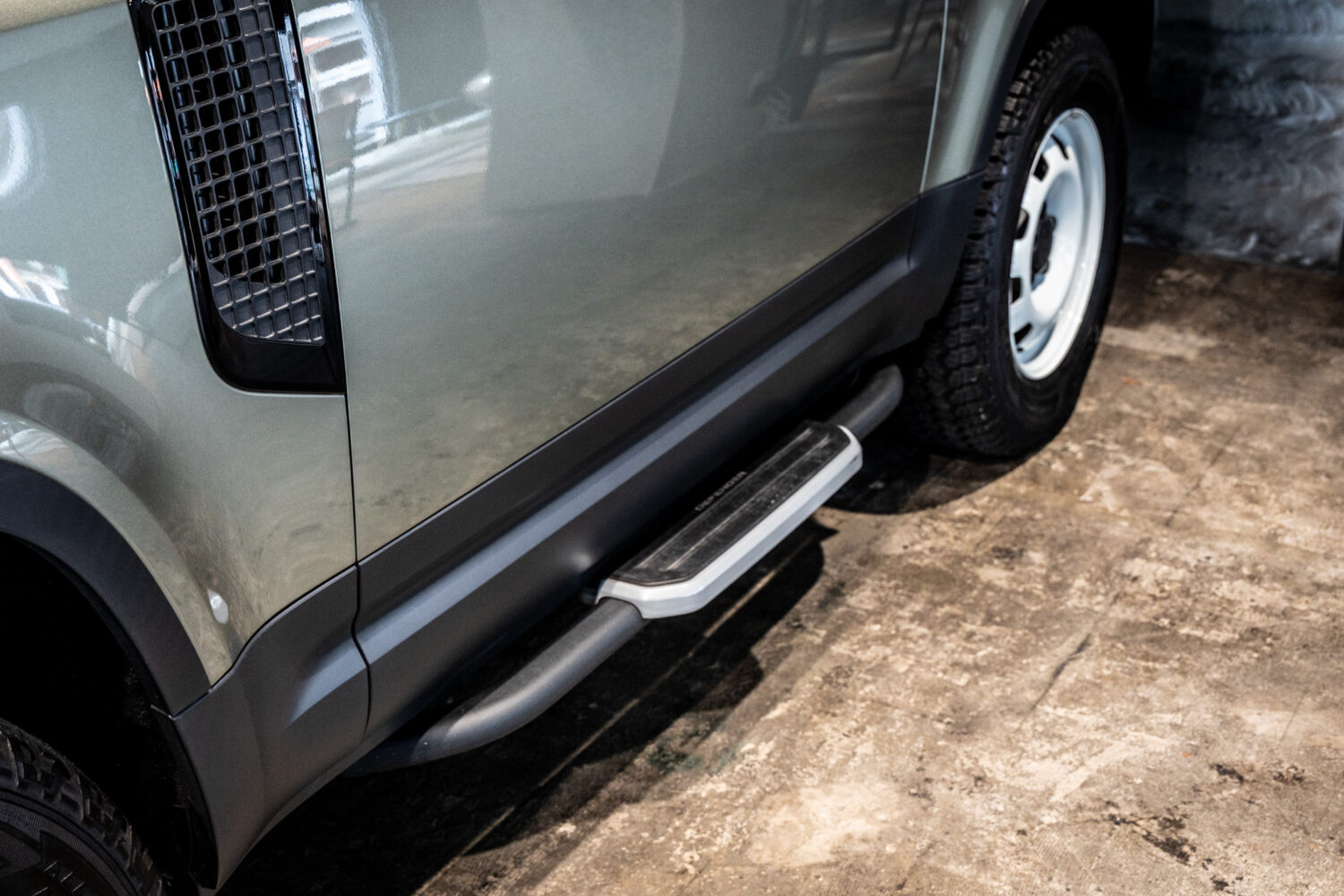 ディフェンダー90 S P300