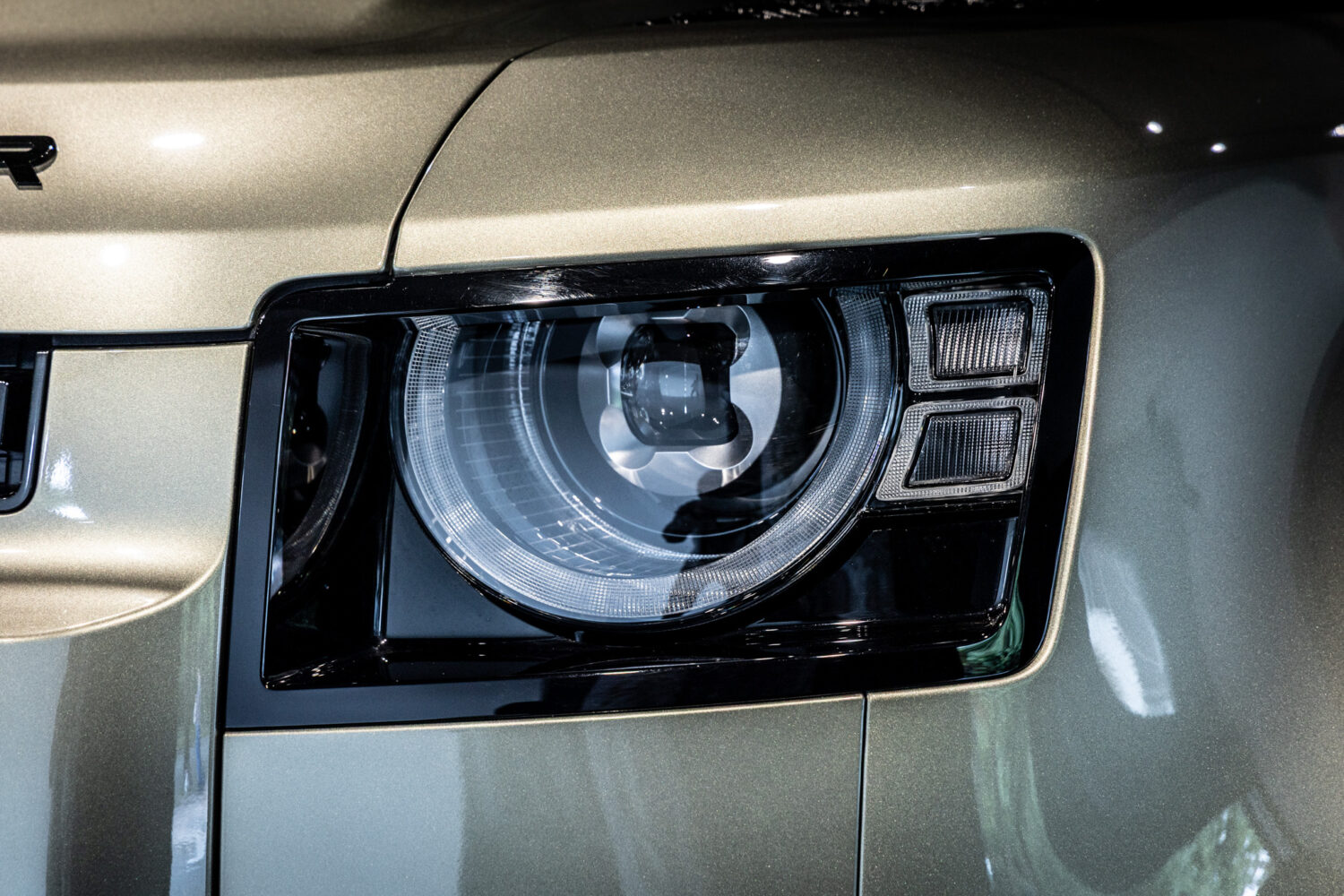 ディフェンダー90 S P300