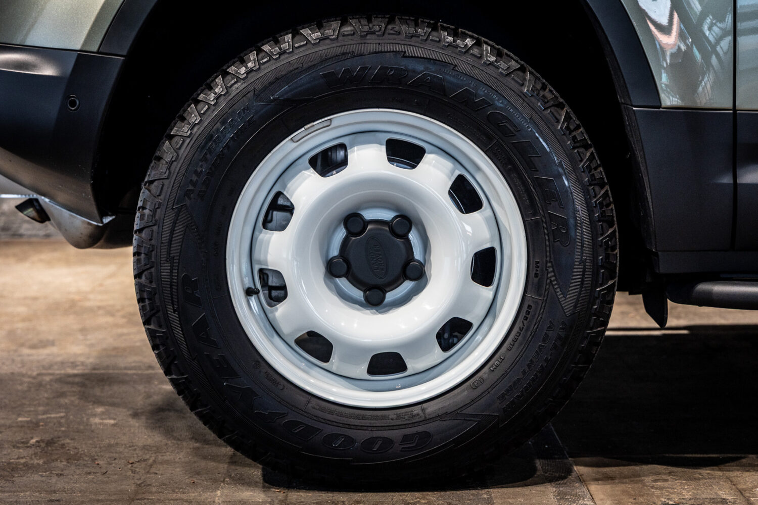 ディフェンダー90 S P300